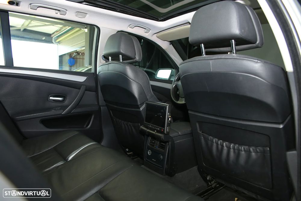 BMW 520 dA Touring Executive - 9