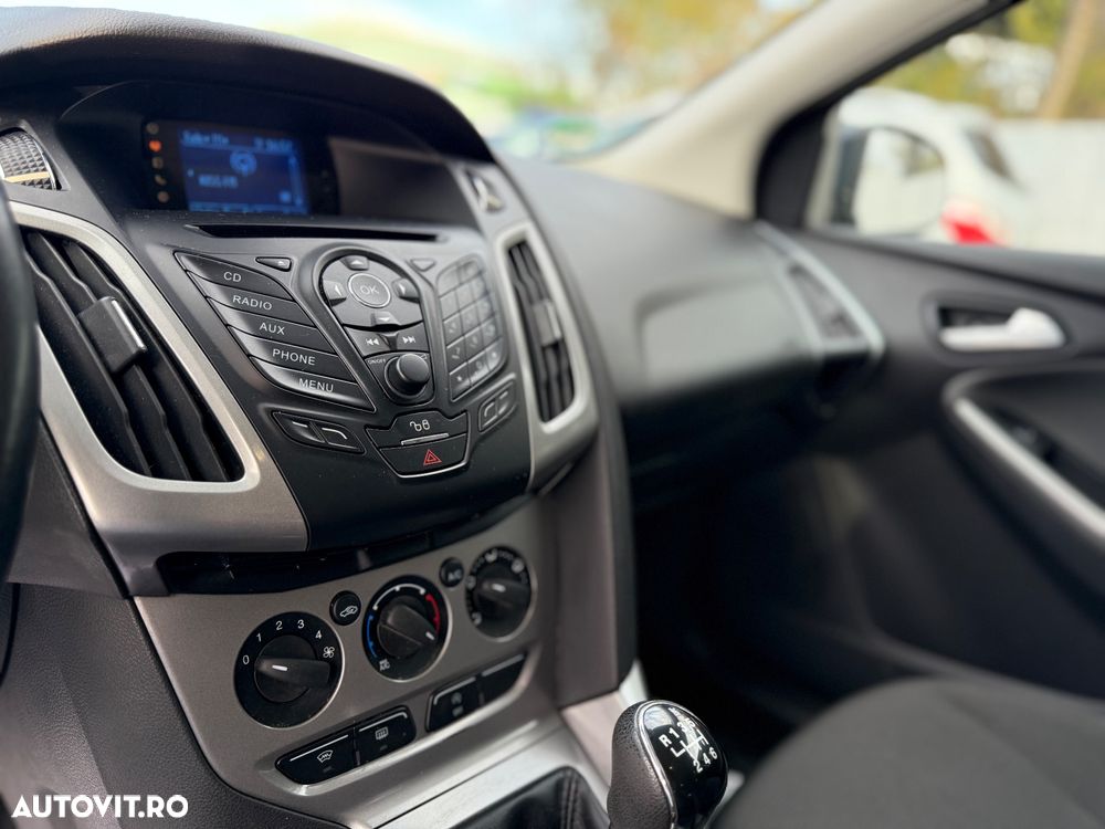 Ford Focus Turnier 1.6 TDCi DPF Titanium - 17