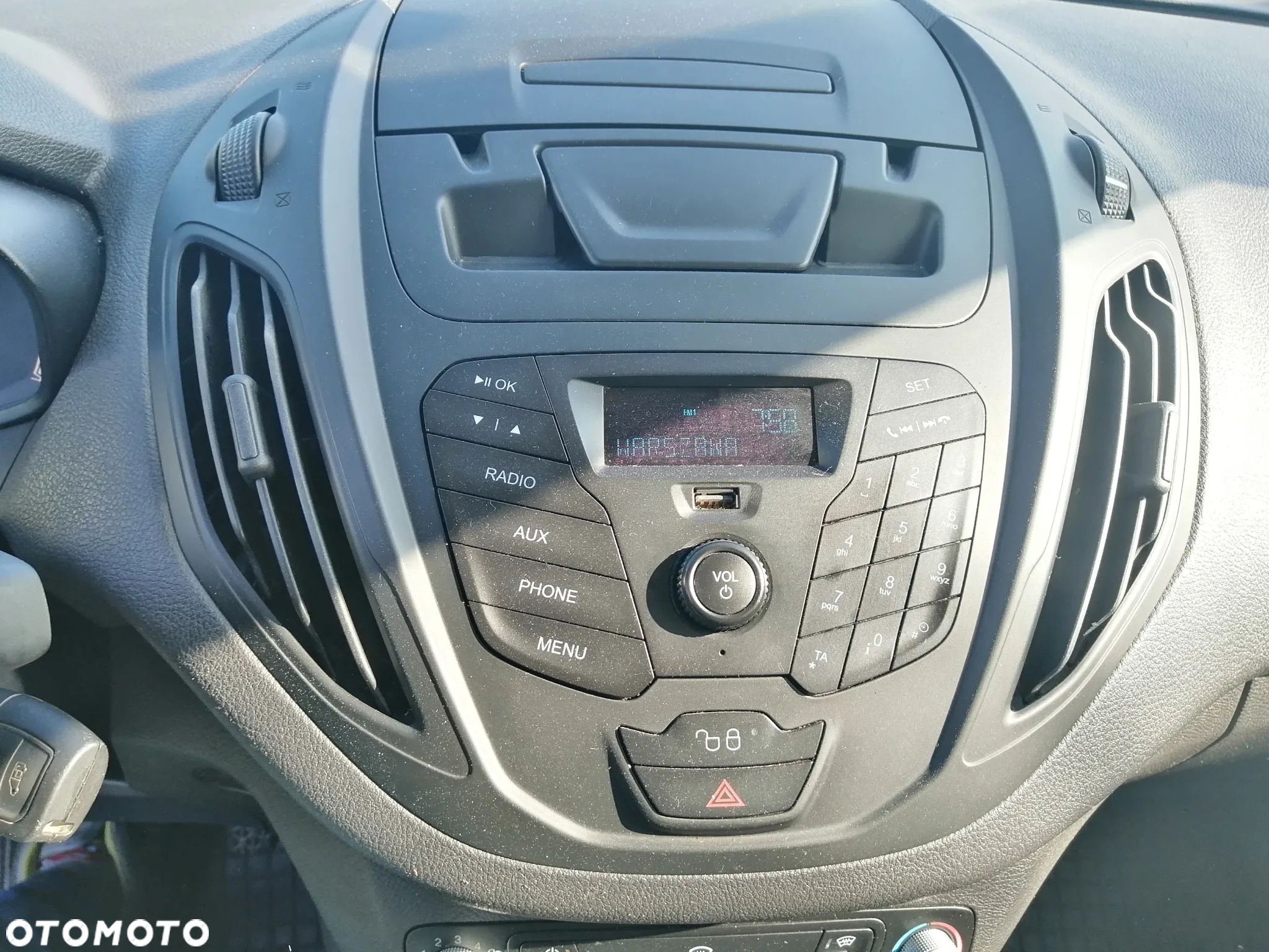Ford Courier - 13