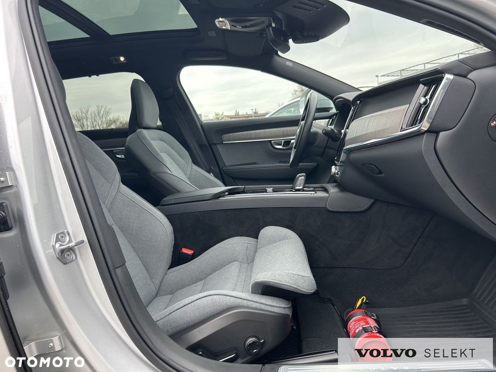 Volvo V90 Cross Country - 25