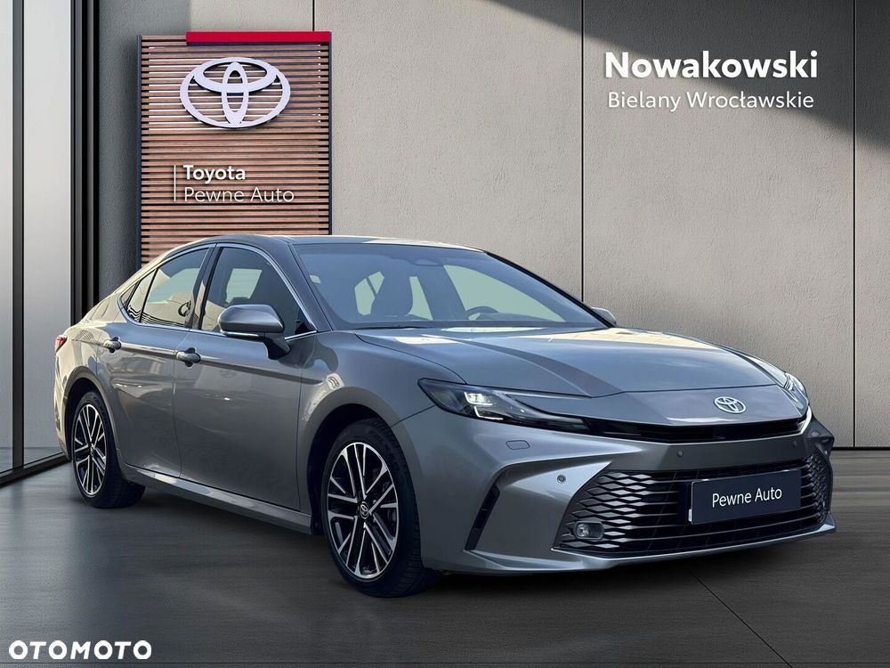 Toyota Camry - 30