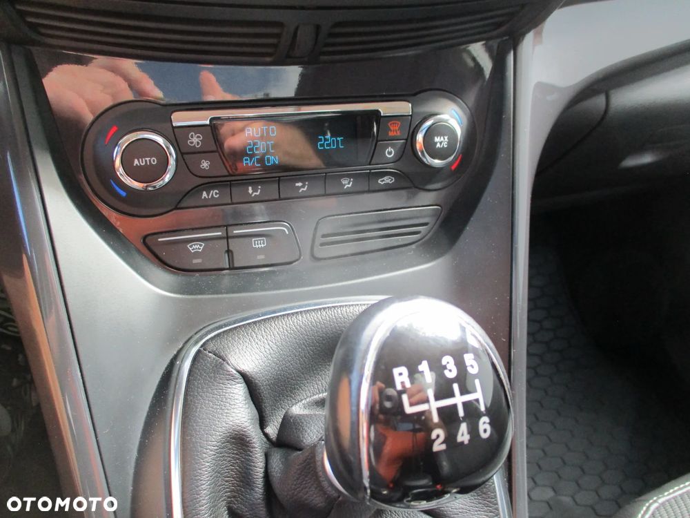 Ford Kuga 2.0 TDCi 4x4 SYNC - 31