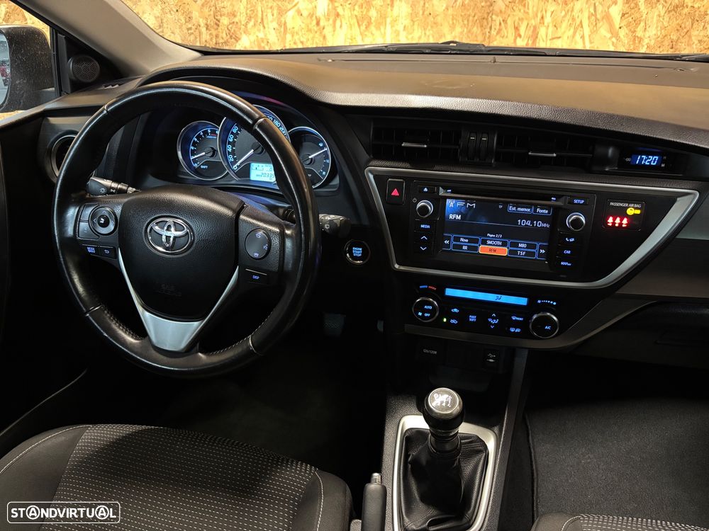 Toyota Auris Touring Sports ver-1-4-d--4d-c-plusp-techoplusp-sport - 17