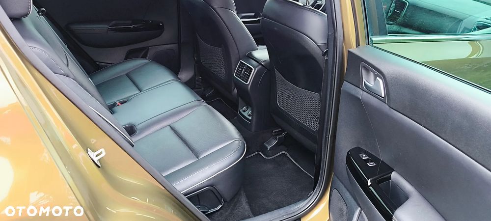 Kia Sportage 1.6 T-GDI AWD GT LINE - 13