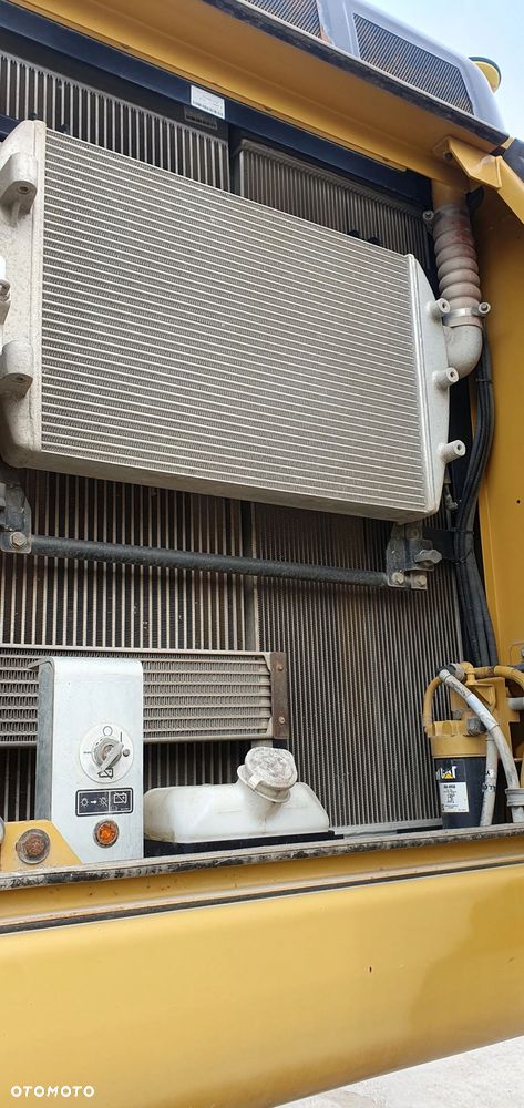 Caterpillar 330 F - 22