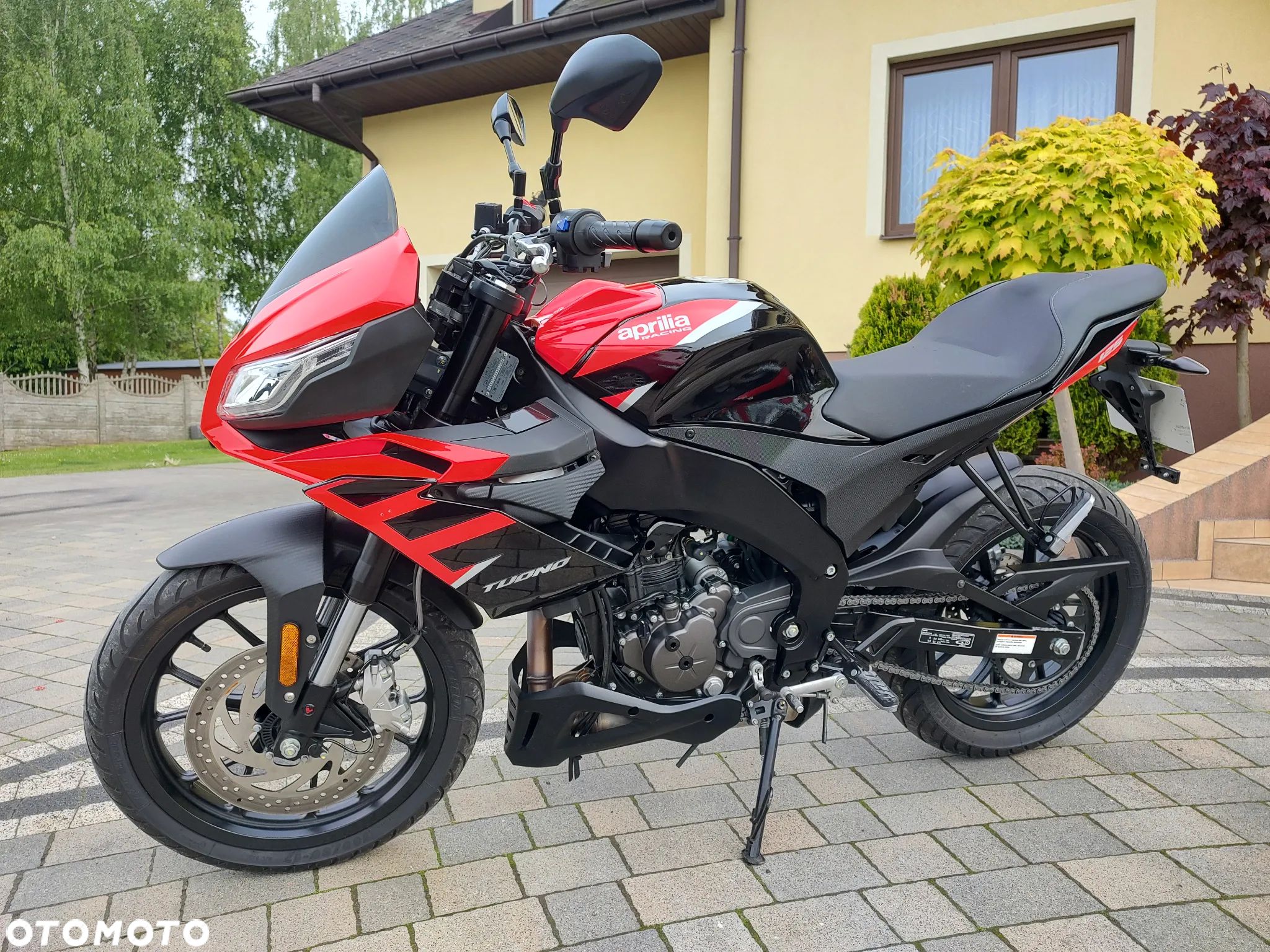 Aprilia Tuono - 1