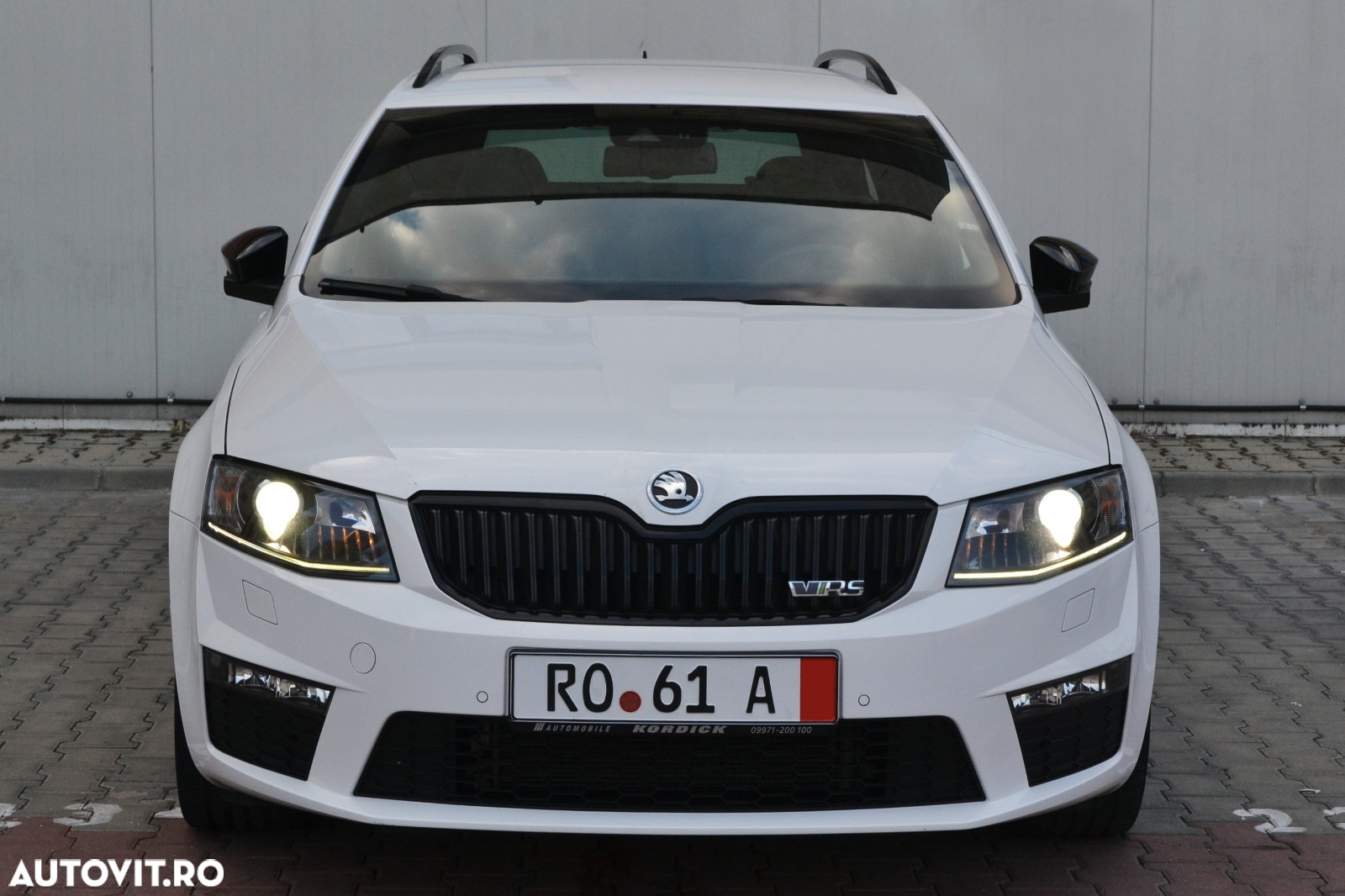 Skoda Octavia 2.0 TDI DSG RS - 10