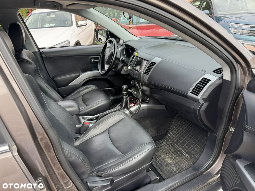 Mitsubishi Outlander - 5