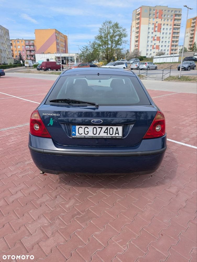 Ford Mondeo 1.8 Ambiente - 6