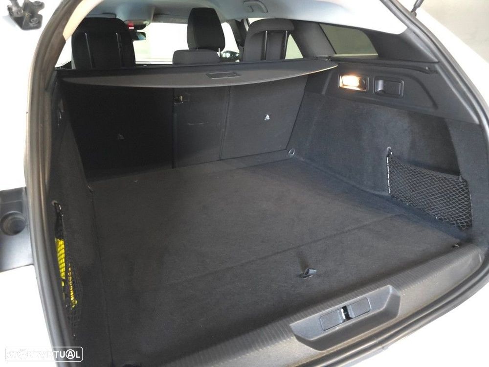 Peugeot 308 SW BlueHDi 130 EAT8 Allure - 20