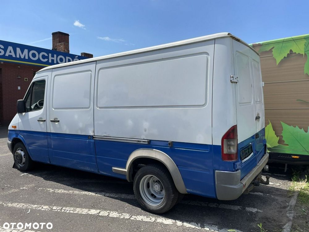 Mercedes-Benz Sprinter - 12