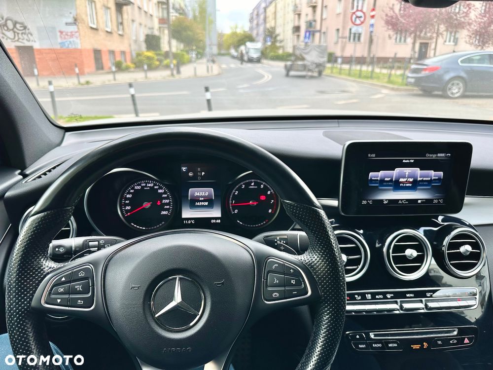 Mercedes-Benz GLC 250 4Matic 9G-TRONIC AMG Line - 9