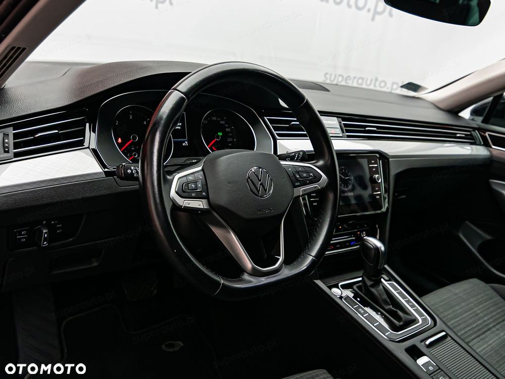 Volkswagen Passat - 10