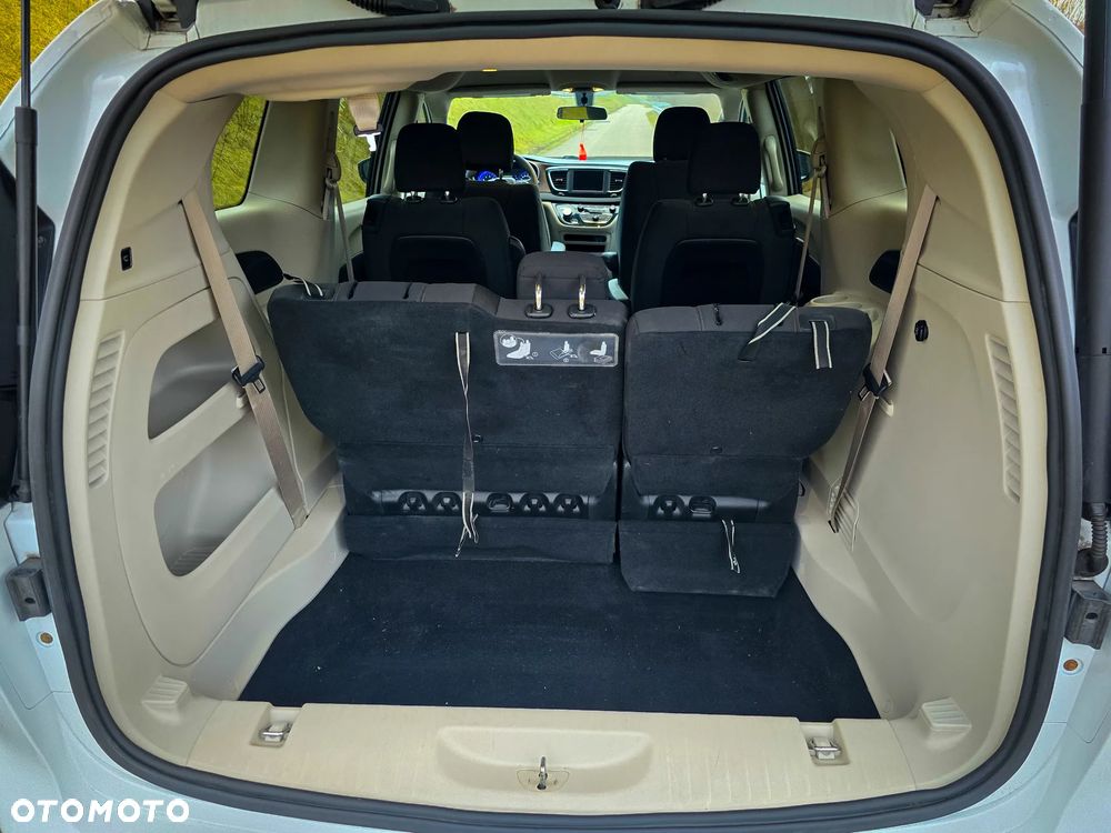 Chrysler Pacifica - 10