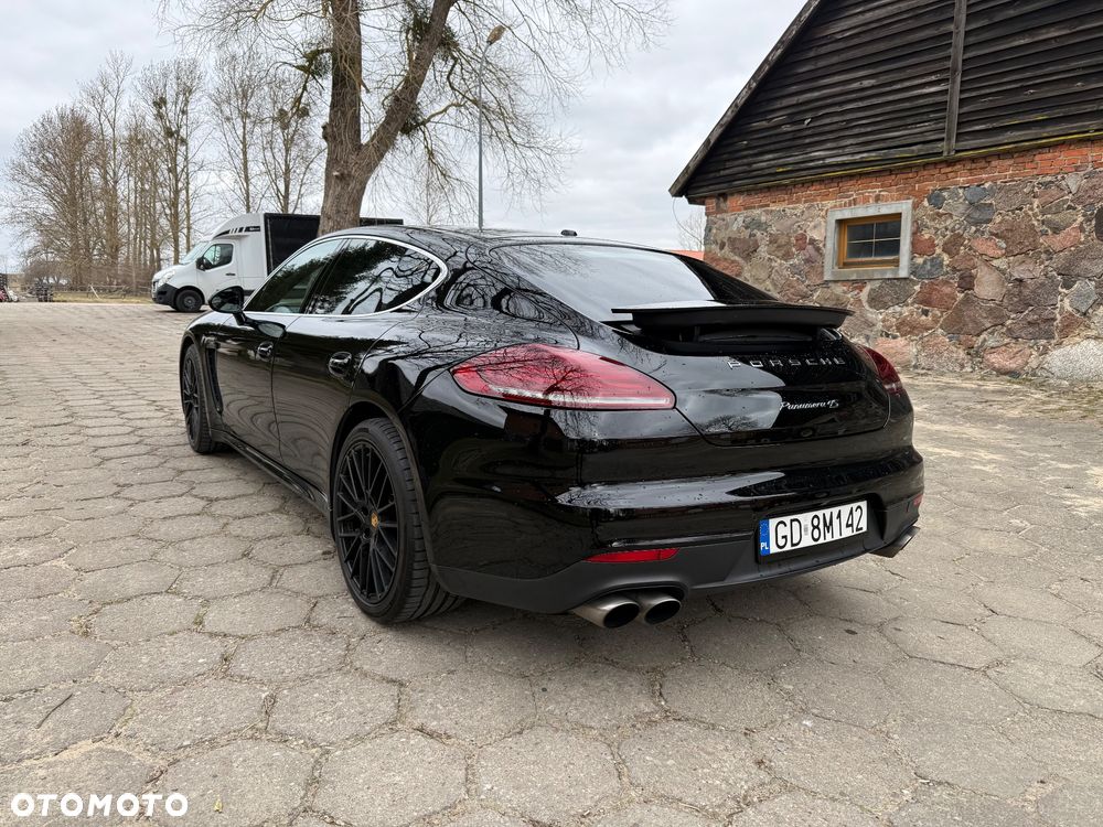 Porsche Panamera 4S - 2