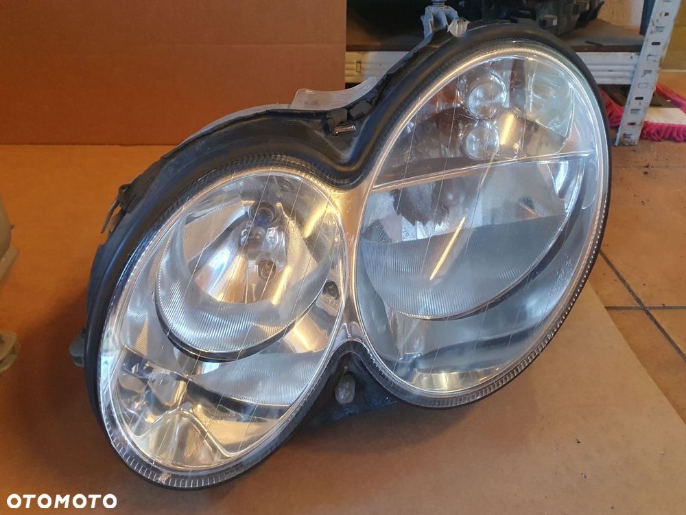 REFLEKTOR LEWY MERCEDES C209 CLK EUROPA - 2