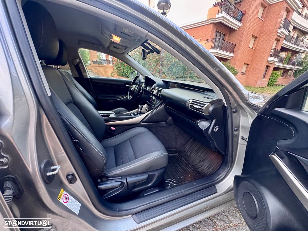Lexus IS 300H Pack Luxury - 8