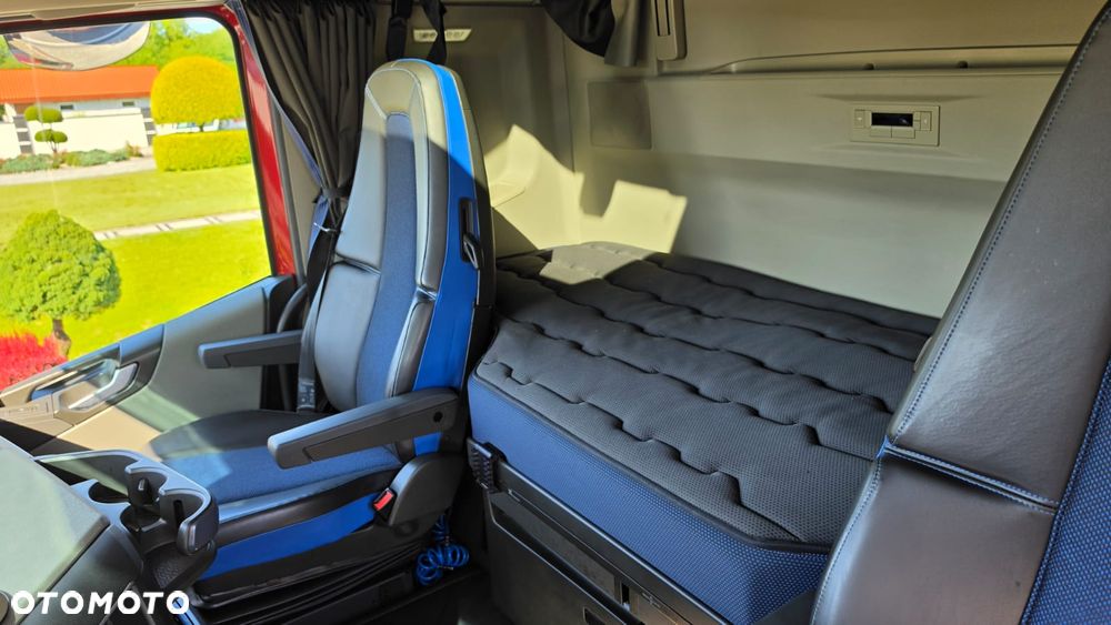 Volvo ///FH///500///2023/// GLOBETROTTER///XXL///HYDRAULIKA/// KLIMATYZACJA POSTOJOWA///ALUMINIOWE FELGI///ZABUDOWY MIĘDZYOSIOWE///FULL LED///VIRTUAL COCPIT///TV///WAGA/// STAN BARDZO DOBRY - 29