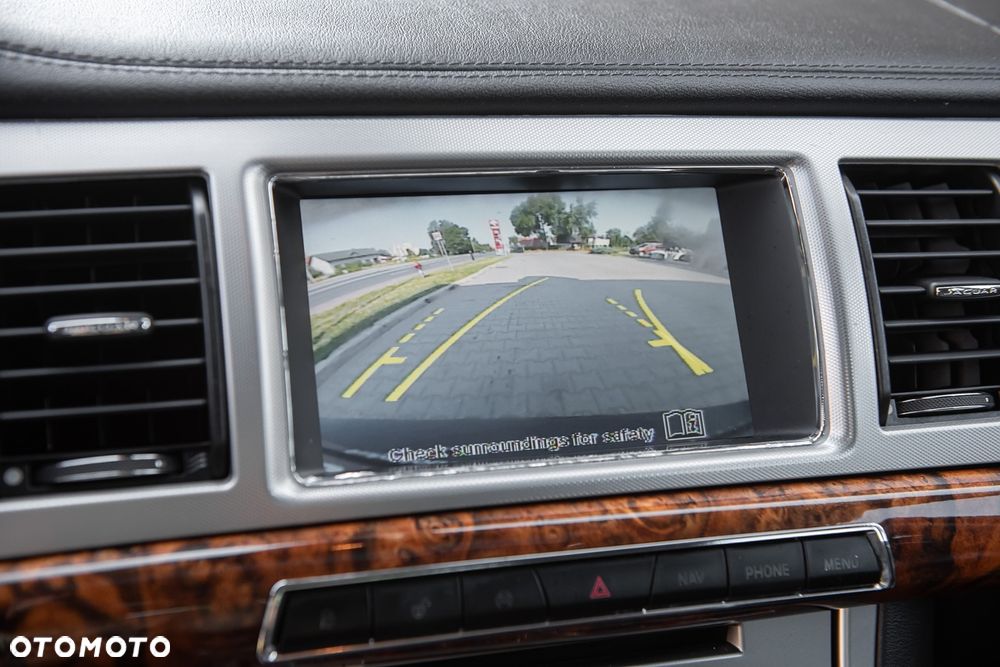 Jaguar XF 3.0 V6 Kompressor AWD - 21