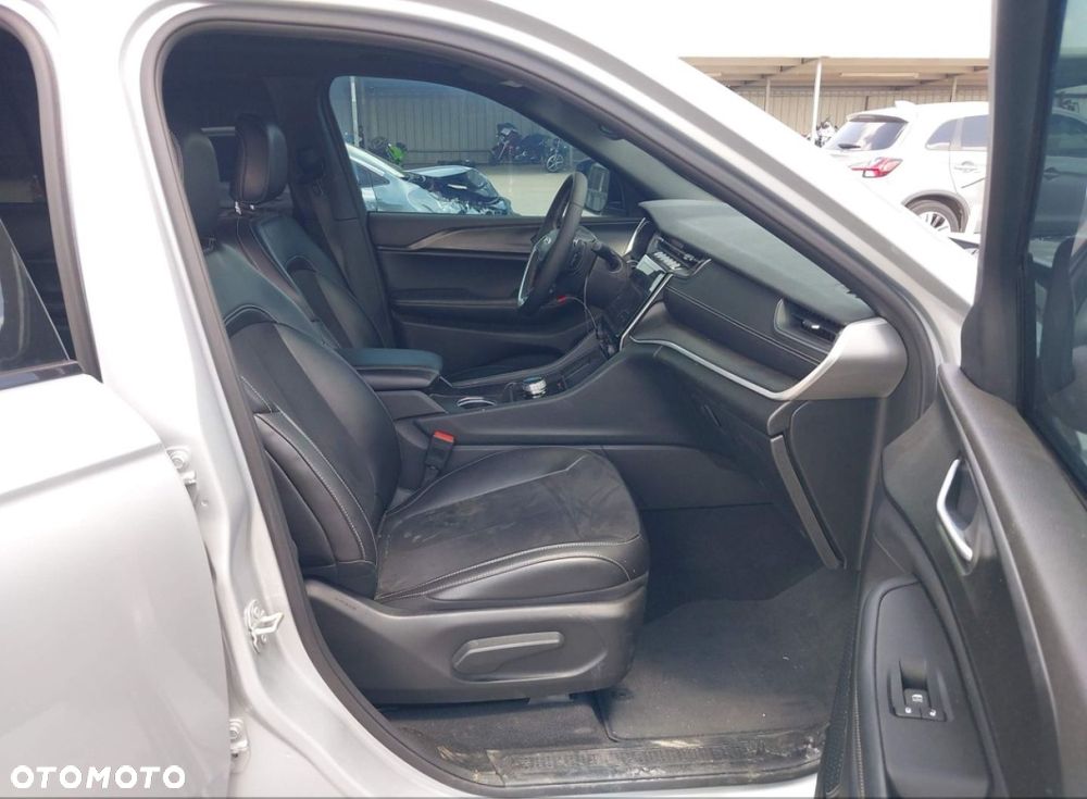 Jeep Grand Cherokee - 10