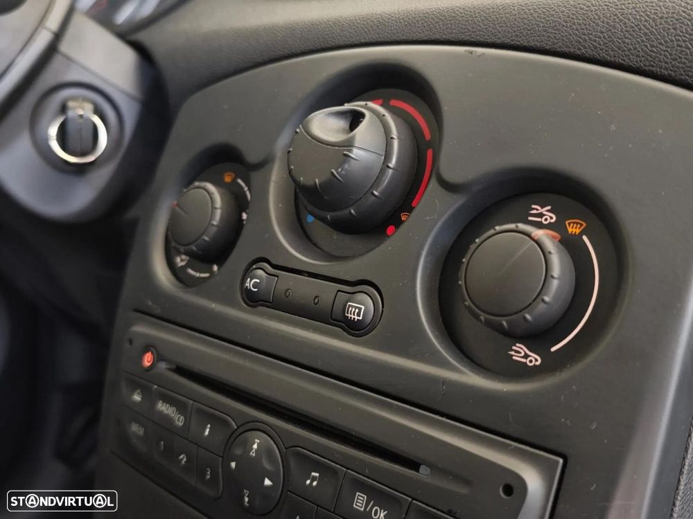 Renault Clio - 46