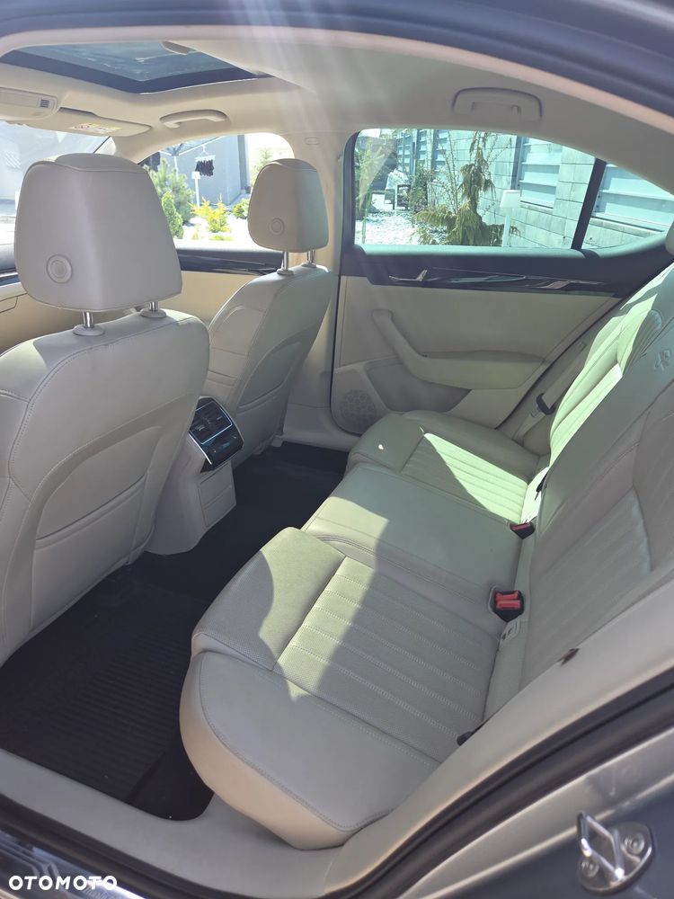 Skoda Superb 2.0 TDI L&K DSG - 2