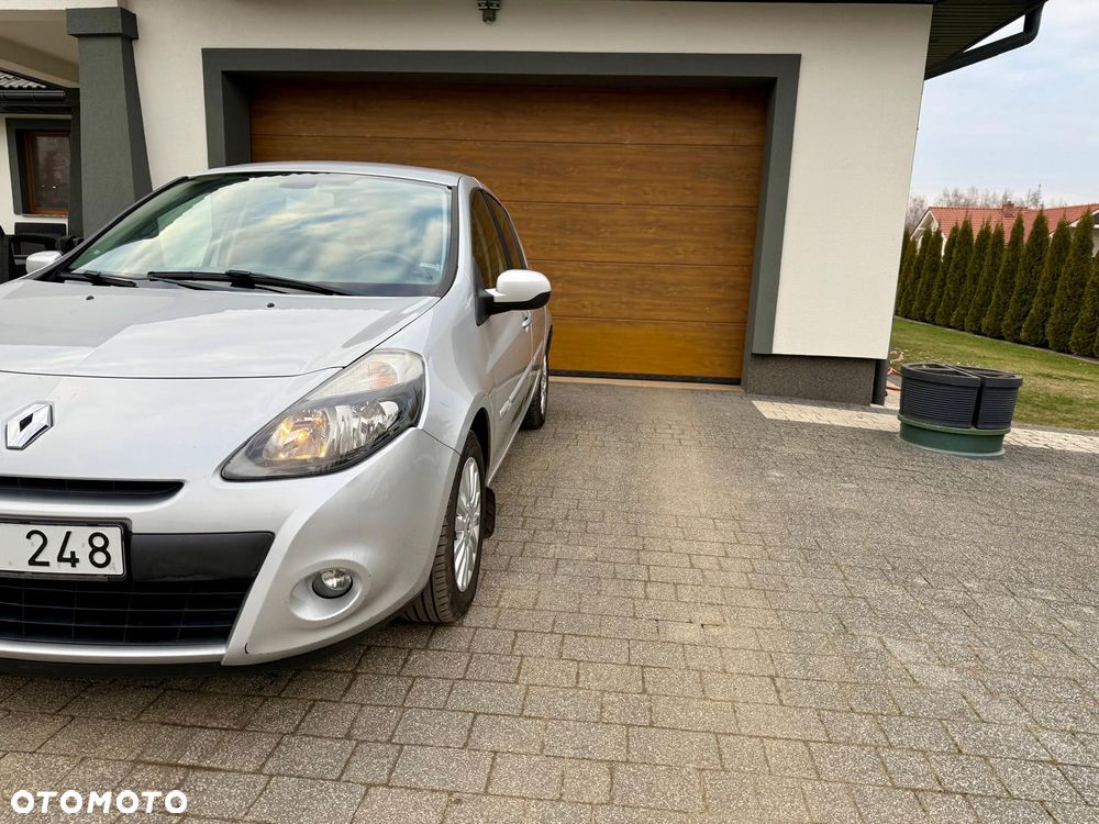 Renault Clio 1.2 16V Intens - 2