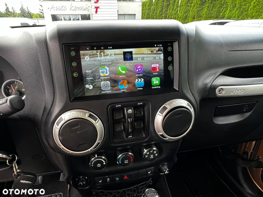 Jeep Wrangler Unlimited 3.8 Automatik Sahara - 19