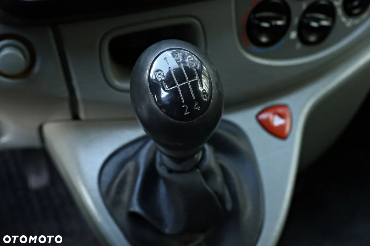 Opel Viwaro - 36