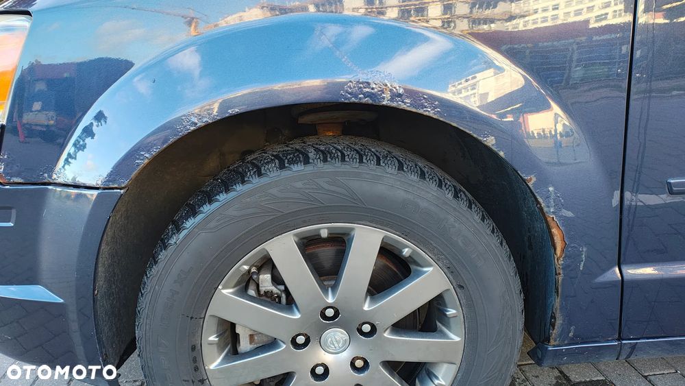 Chrysler Town & Country - 11