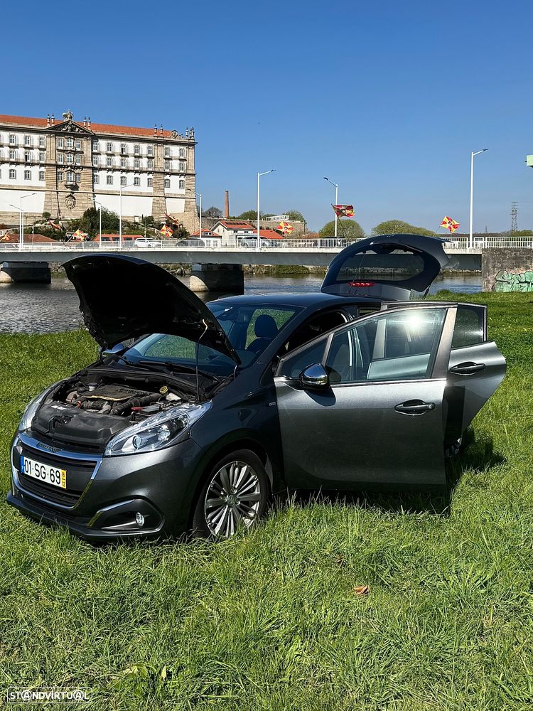 Peugeot 208 1.6 BlueHDi Style - 11