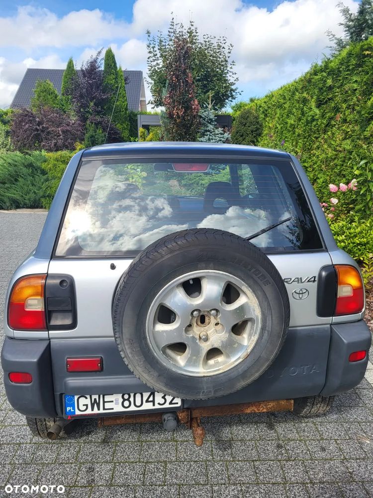 Toyota RAV4 2.0 - 7