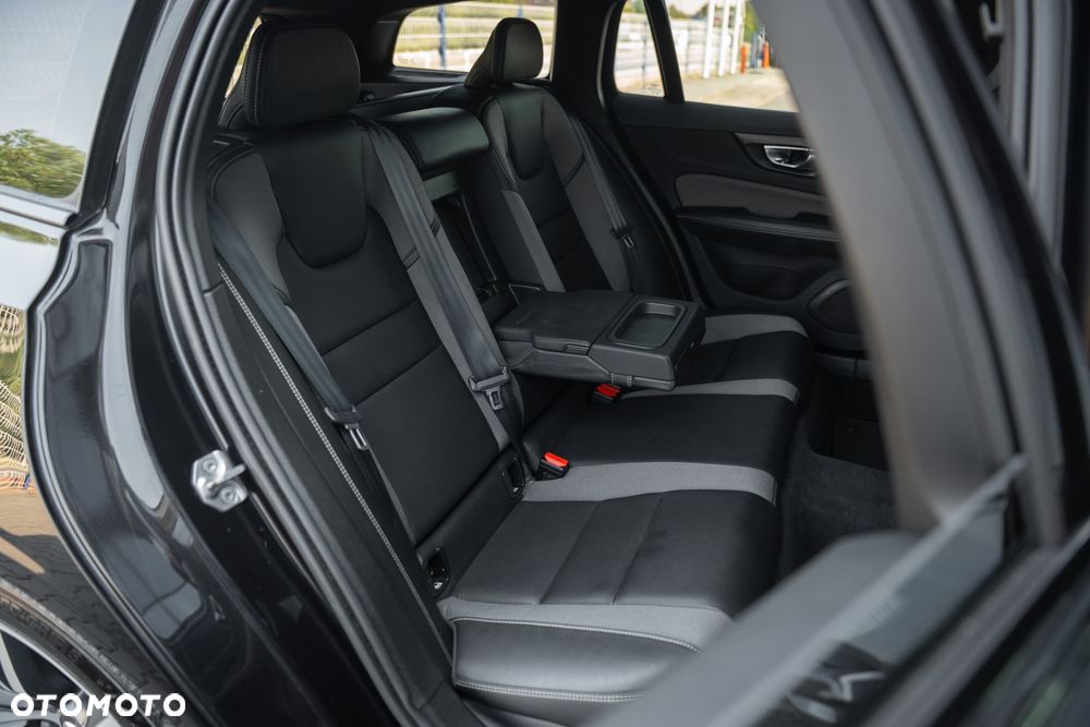 Volvo V60 B4 D Geartronic RDesign - 36