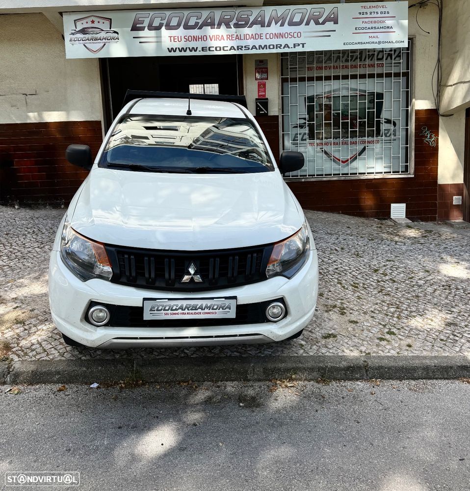 Mitsubishi L200 2.4 DI-D CD Invite CC 4WD - 2