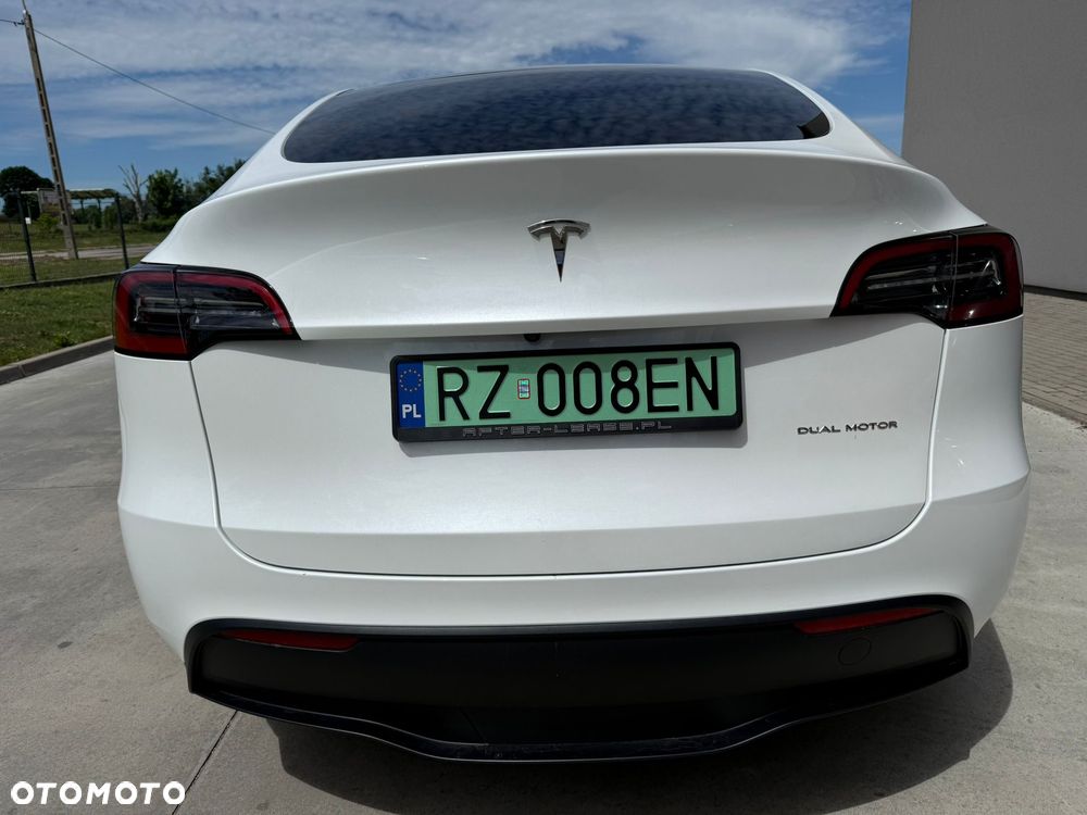 Tesla Model Y - 6
