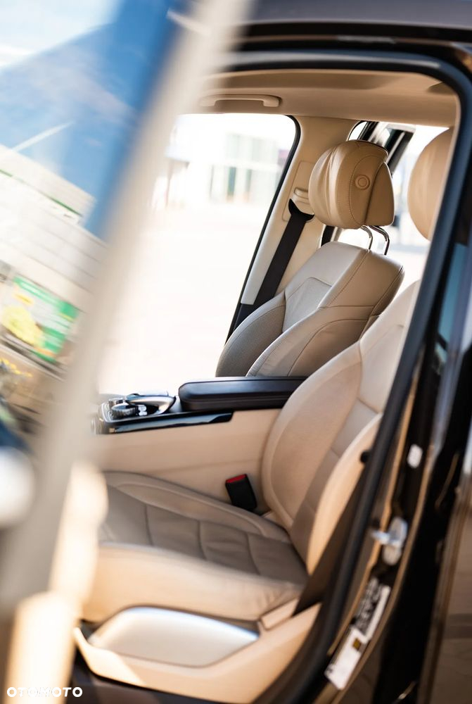 Mercedes-Benz GLS 500 4Matic 9G-TRONIC AMG Line - 24