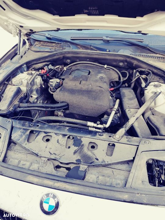 Dezmembrez Bmw 520D F10 - 6