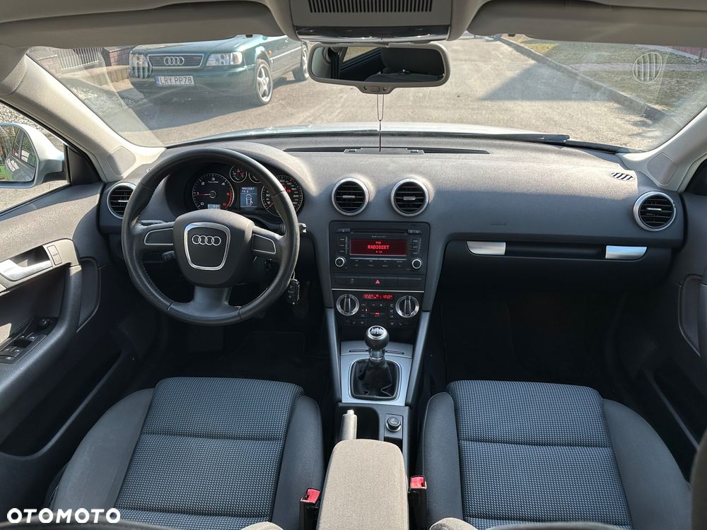 Audi A3 Sportback 1.6 TDI DPF S line Sportpaket - 16