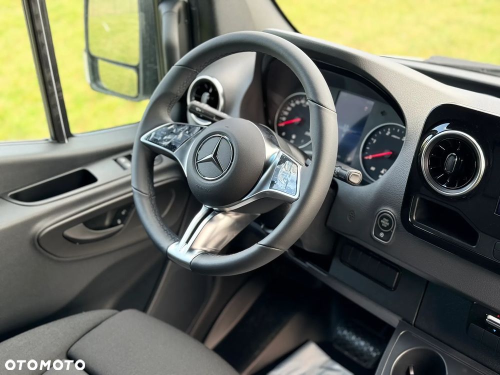 Mercedes-Benz Sprinter - 19