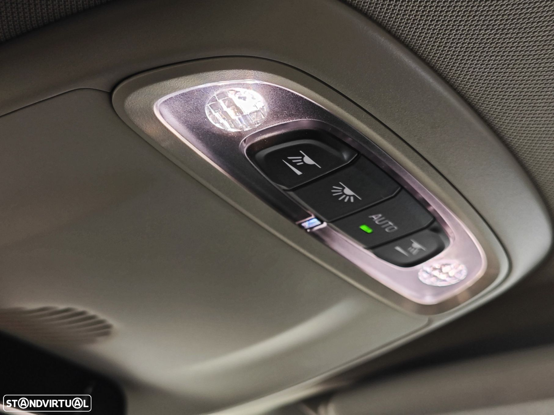 Volvo V40 1.6 D2 Momentum - 23