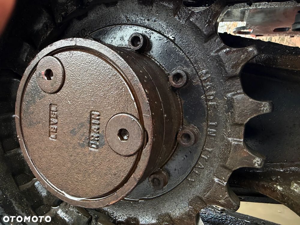 Kubota KX016-4 Koparka Gąsienicowa 2 tony. DEKRA aktualna do 2026r. Rozsuwane Hydr. podwozie! Sprowadzona z Gospodarstwa Norweskiego! Zero luzów i wycieków. Maszyna jak Nowa z Salonu! 2016rok. Pełna Dokumentacja. Gąsienice bez zużycia! Łyżka Skarpowa! Szybkozłącze! szybka wolna jazda. Ani deka luzów i wycieków. OKAZJA - 27