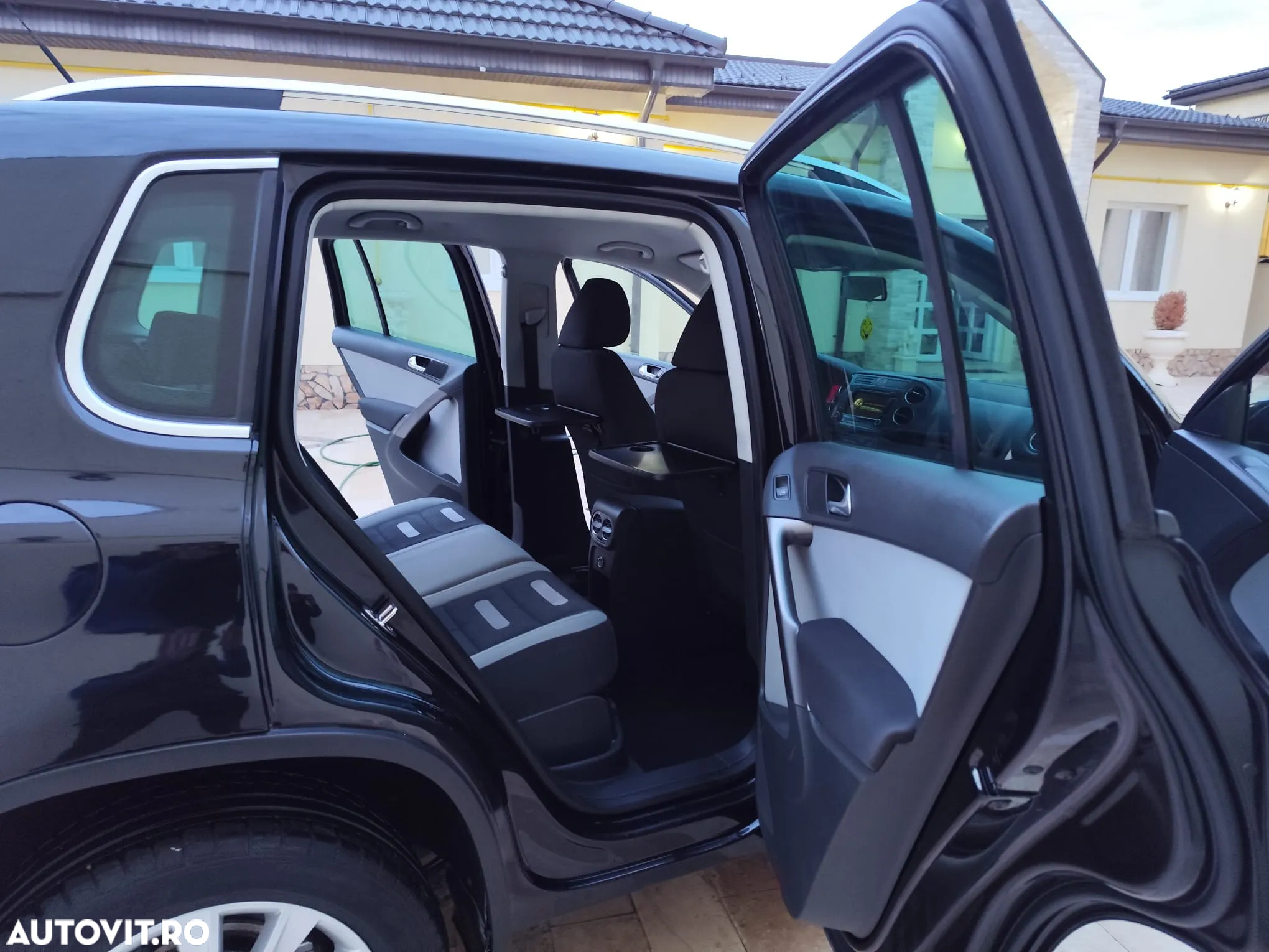 Volkswagen Tiguan - 8