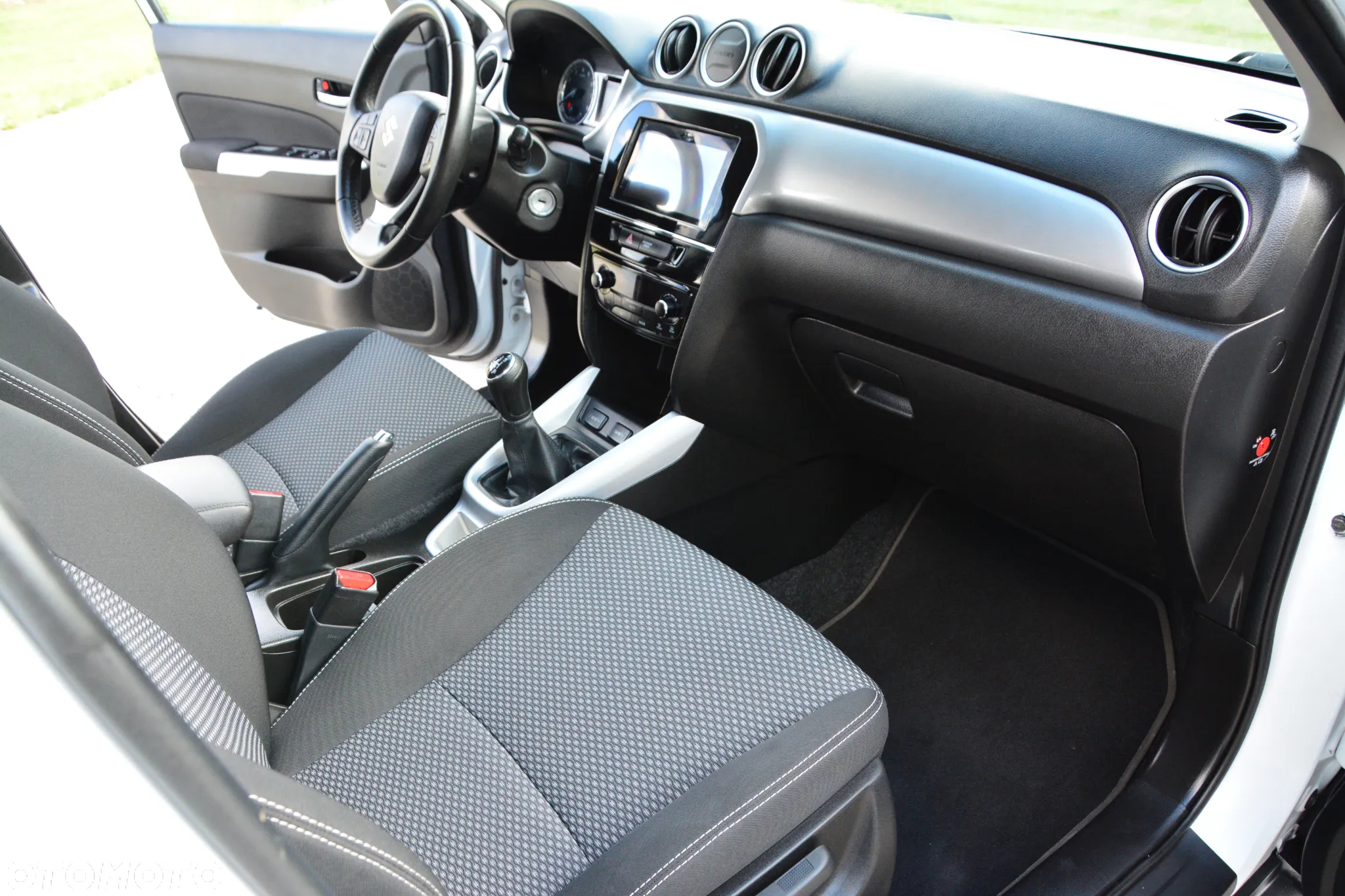 Suzuki Vitara 1.6 Premium 2WD - 32