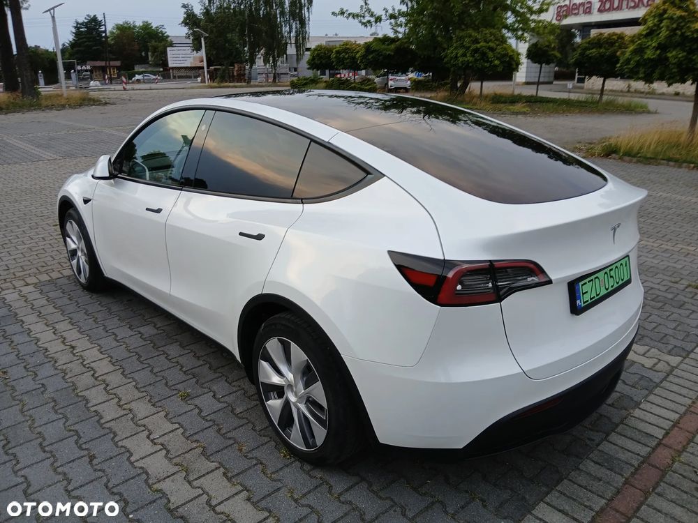 Tesla Model Y RWD - 10