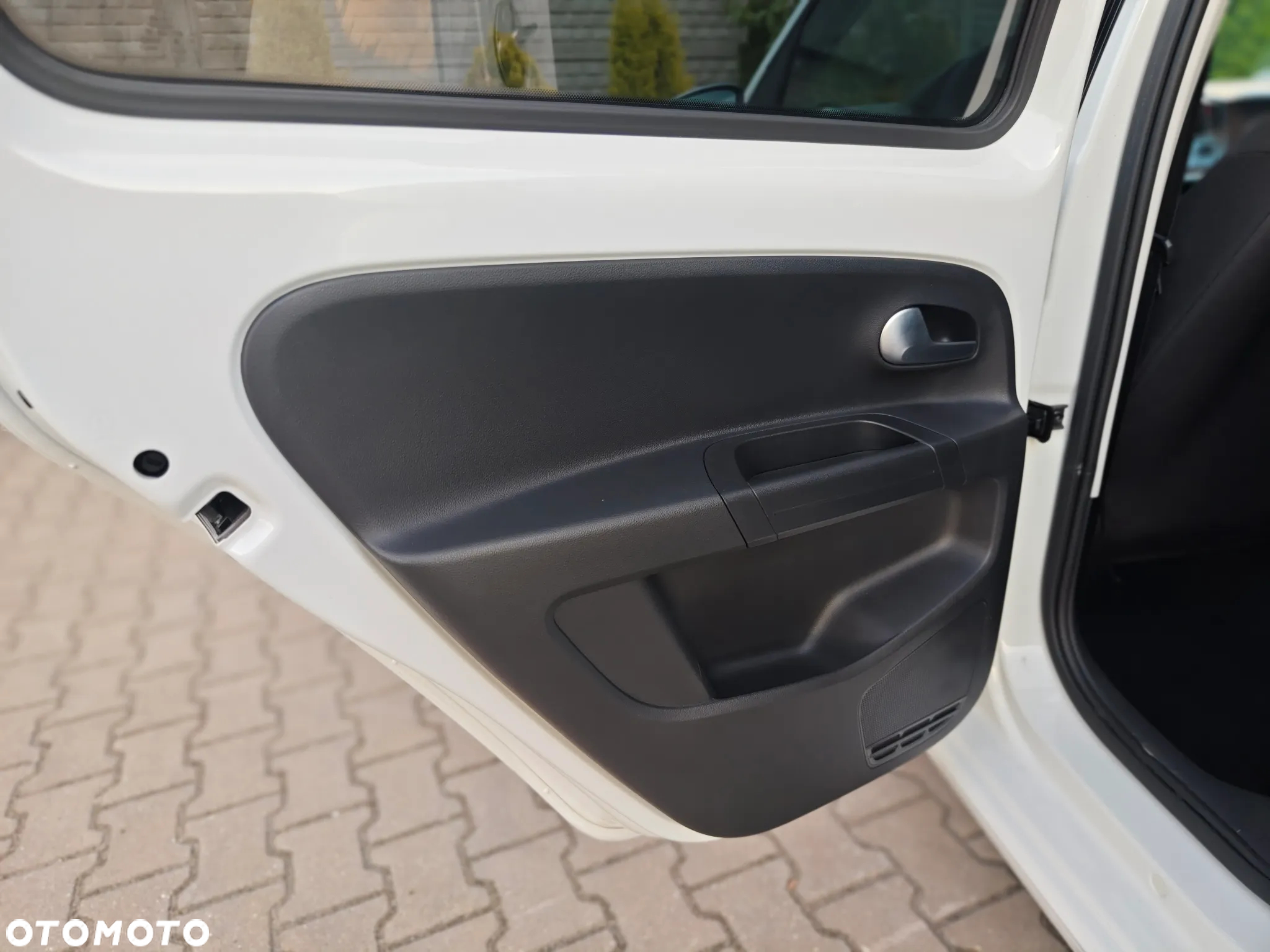 Volkswagen up! 1.0 White Style - 10
