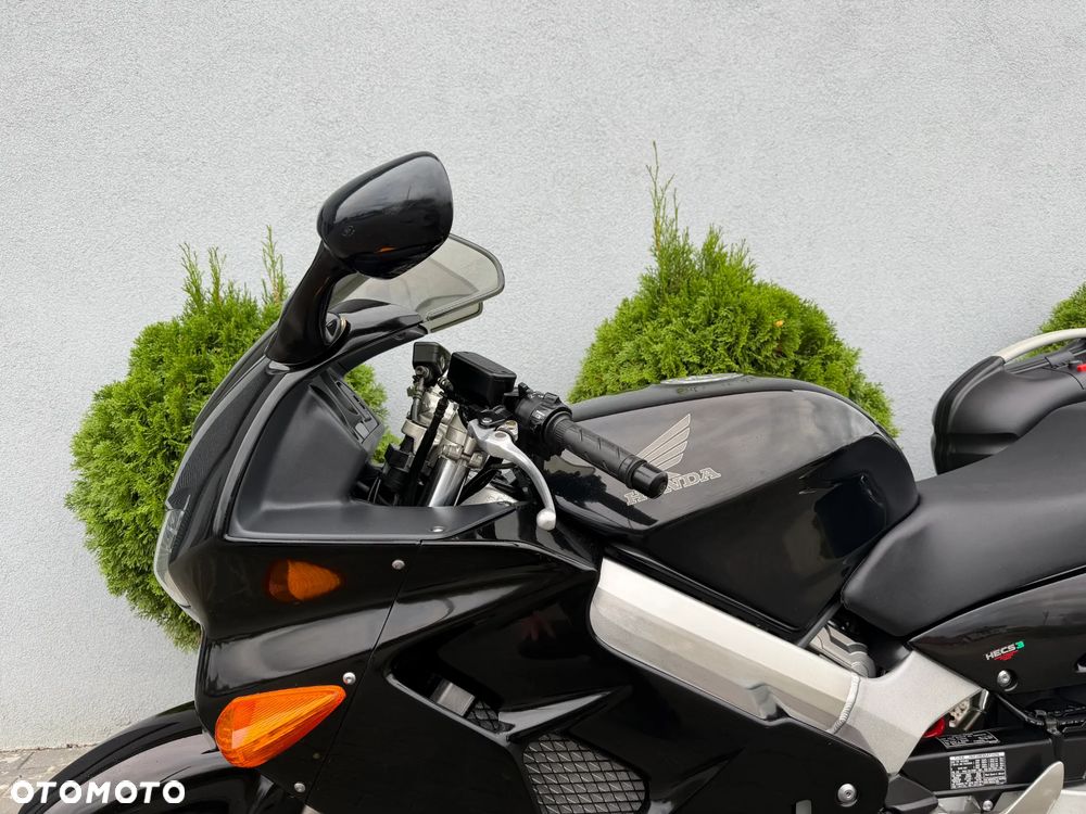 Honda VFR - 36
