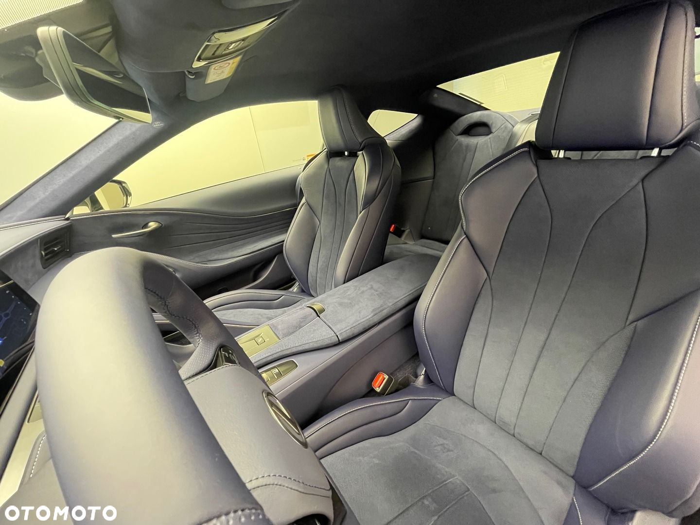 Lexus LC 500 Ultimate Edition - 8