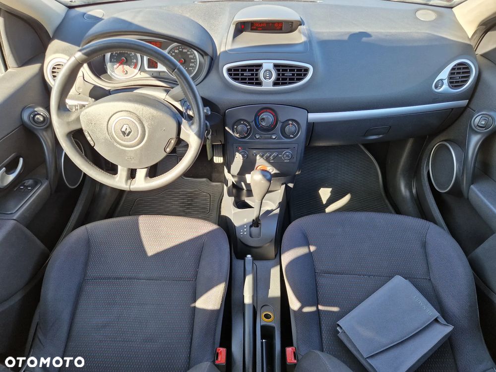 Renault Clio - 15