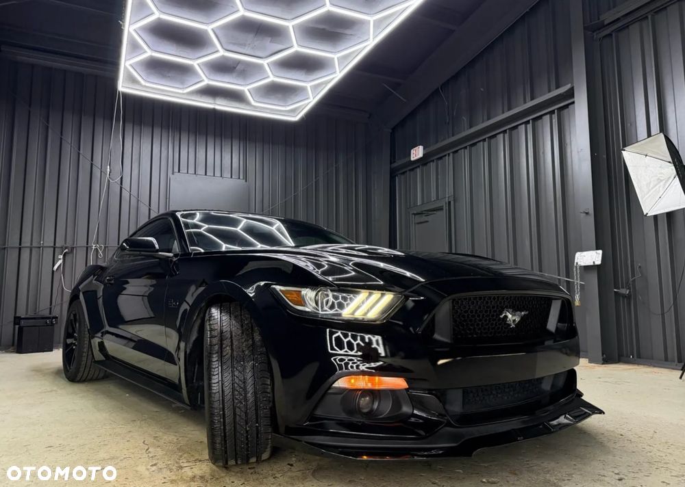 Ford Mustang - 3