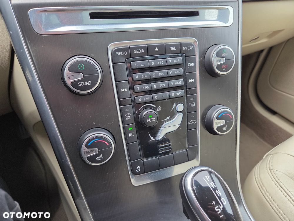 Volvo XC 60 T6 AWD Momentum - 15